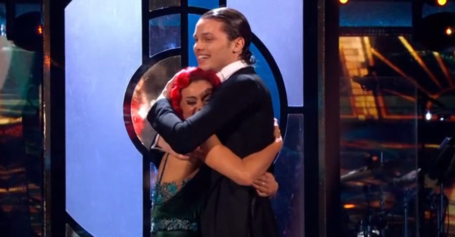 Bobby and Dianne hugging on Strictly