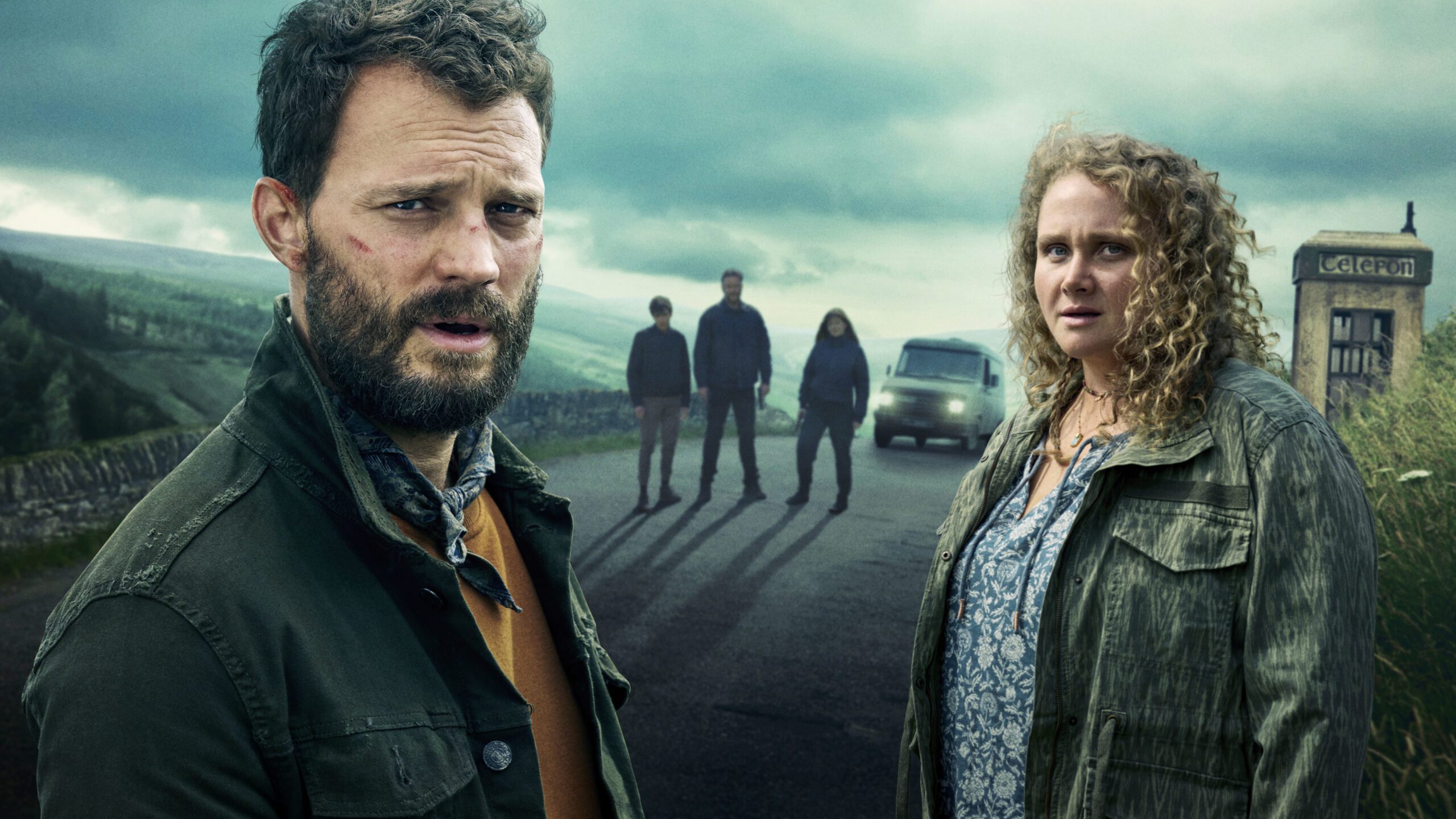 Jamie Dornan and Danielle Macdonald as Elliot and Helen in The Tourist