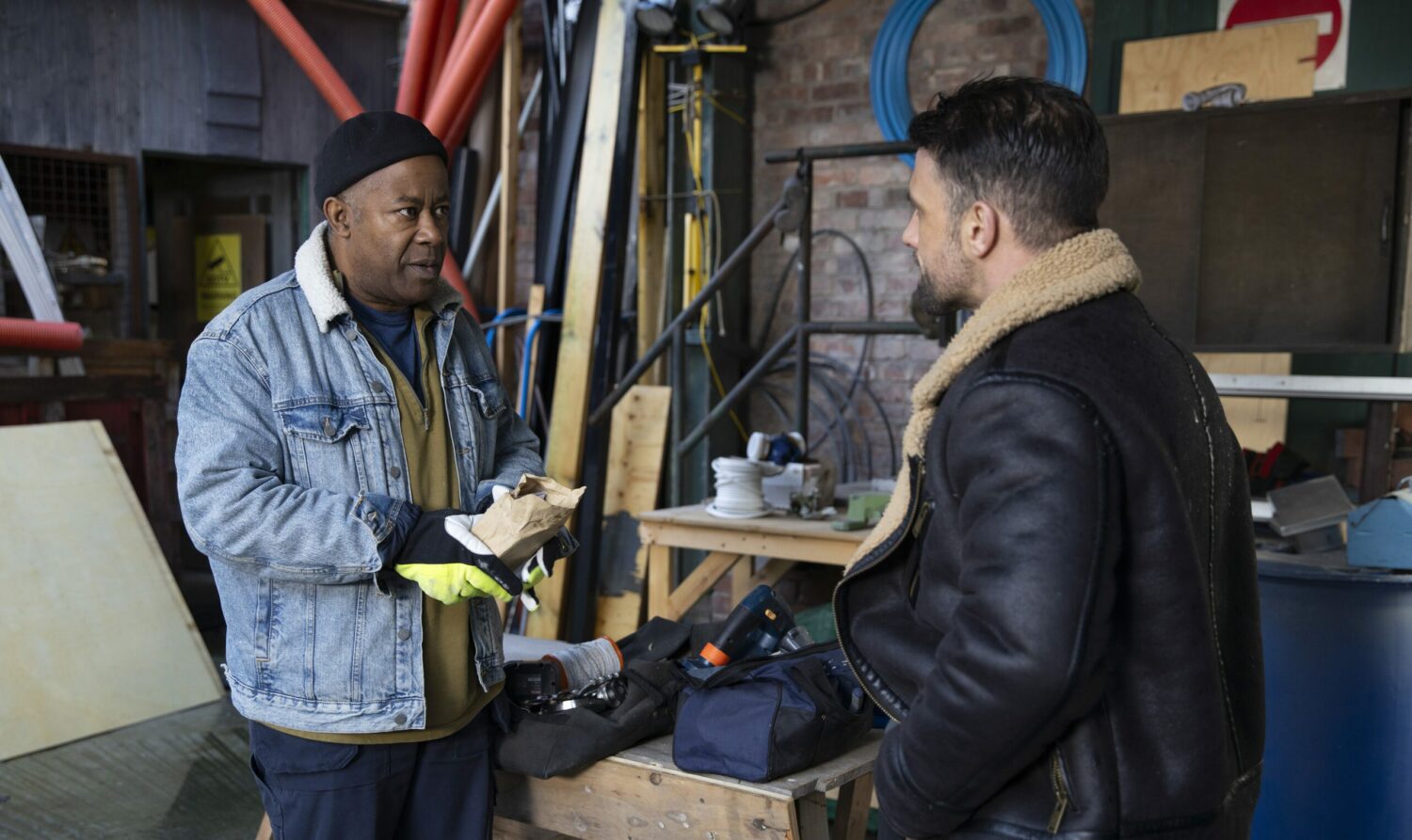 Damon and Ed talking on Corrie