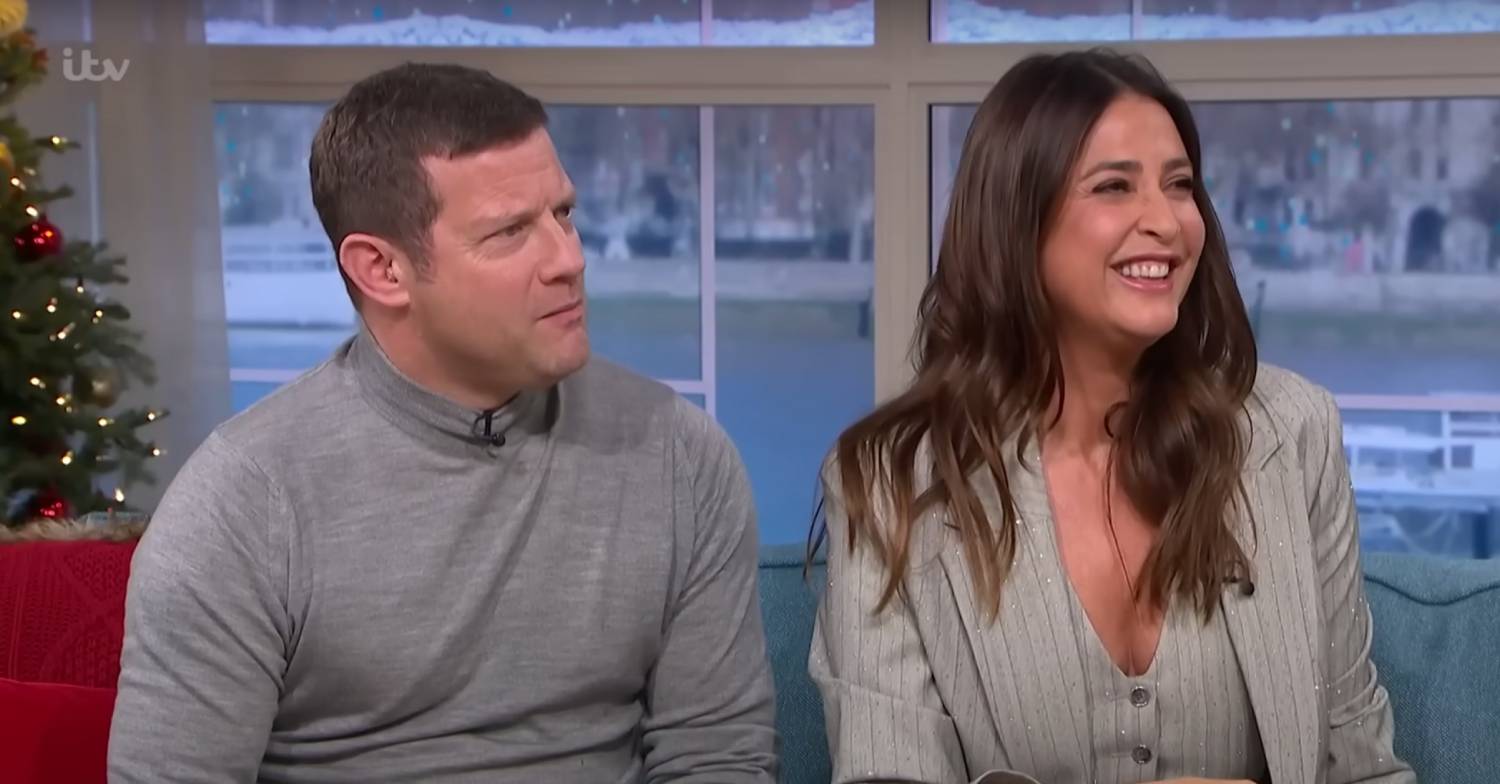 Dermot O'Leary and Lisa Snowdon sitting on the This Morning sofa