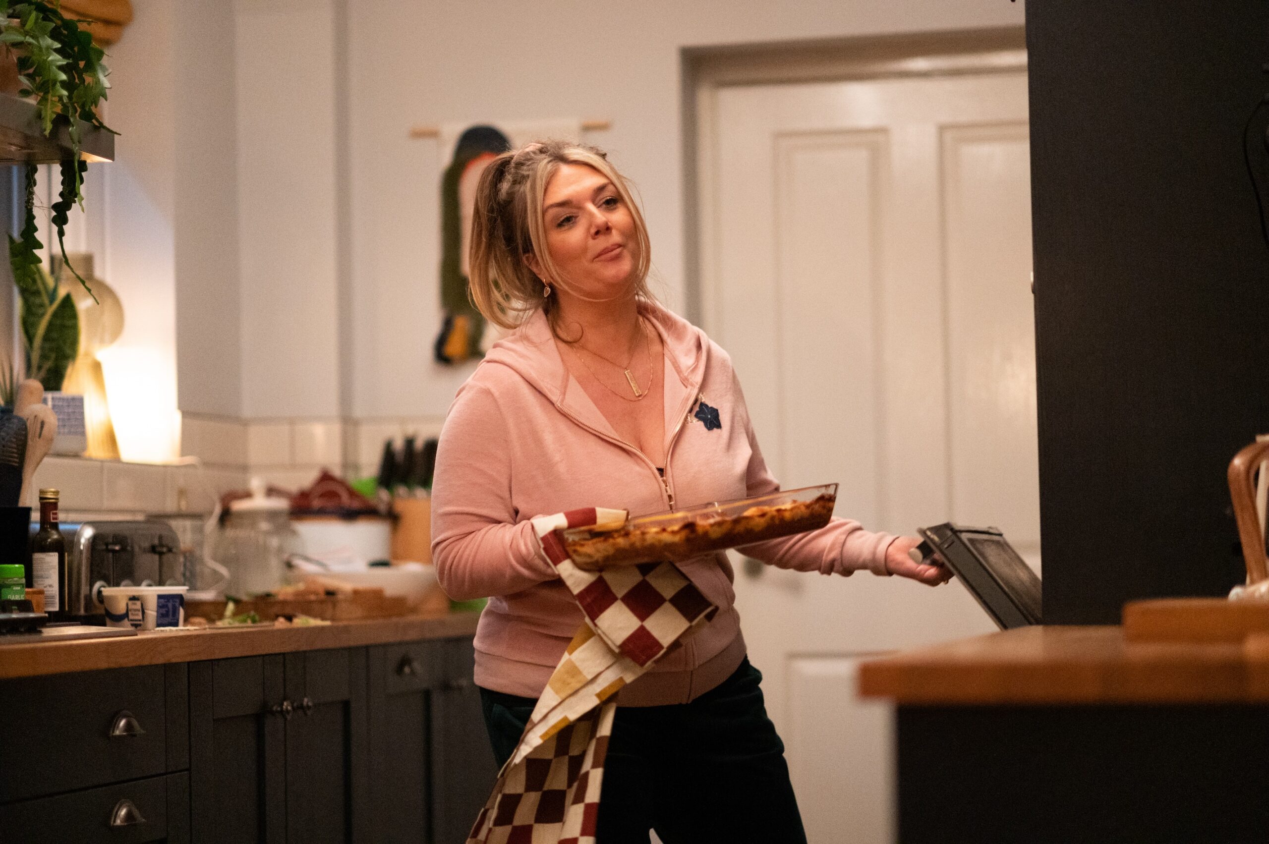 FAYE McKEEVER as Kelly in After the Flood