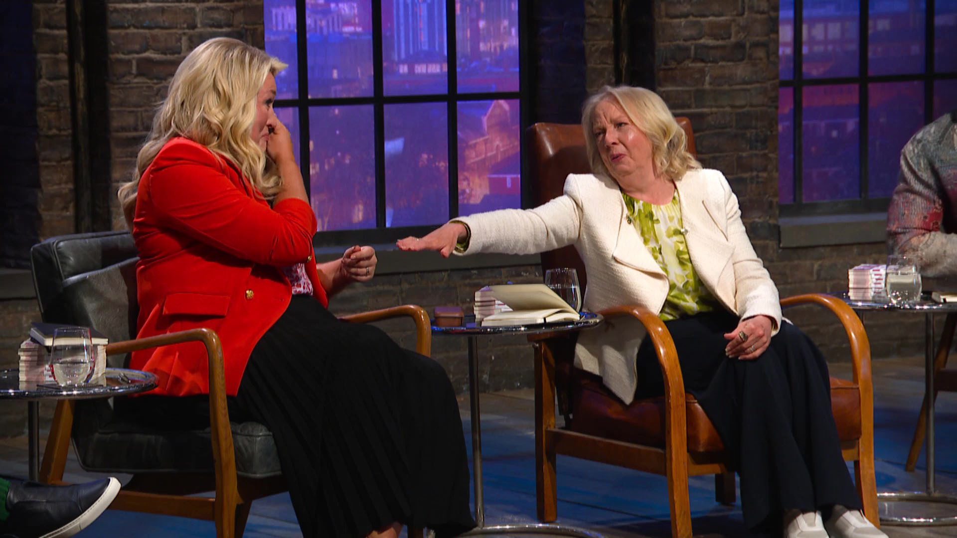 Sara wells up with tears on Dragons' Den
