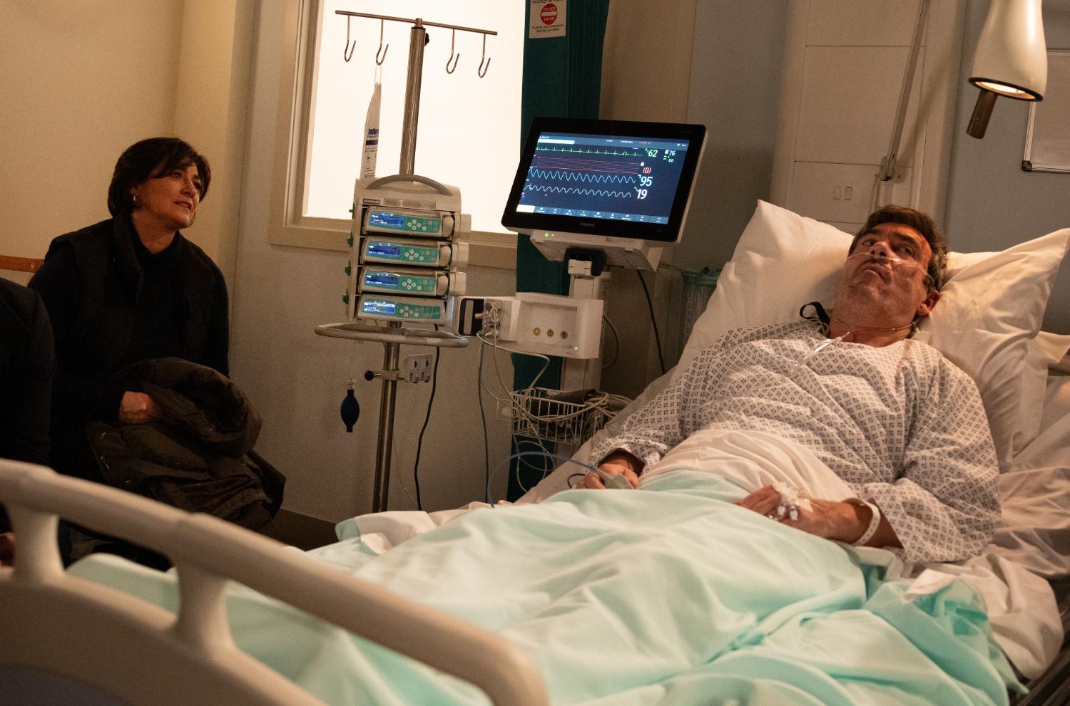Emmerdale spoilers: Moira sits watching Cain in hospital hooked up to monitors