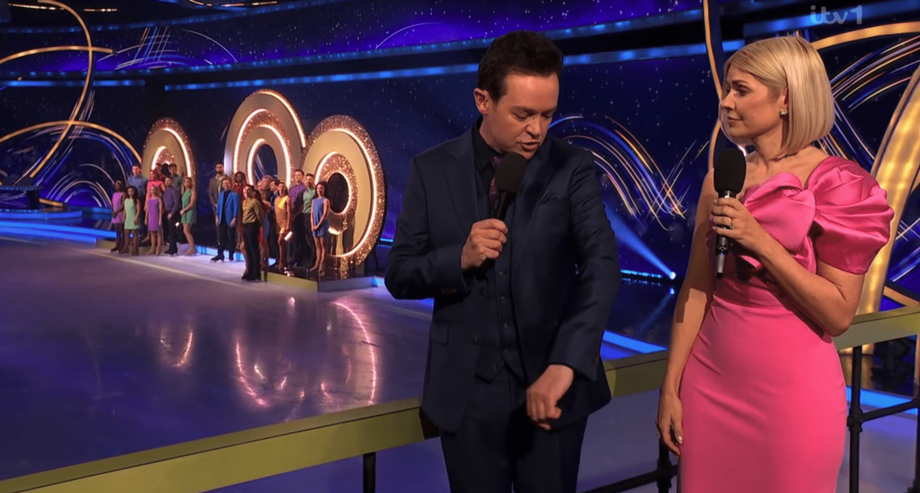 Stephen Mulhern talking to Holly Willoughby on Dancing On Ice