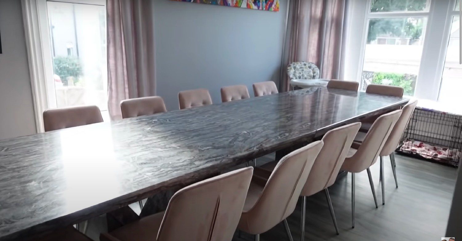 Dining room table