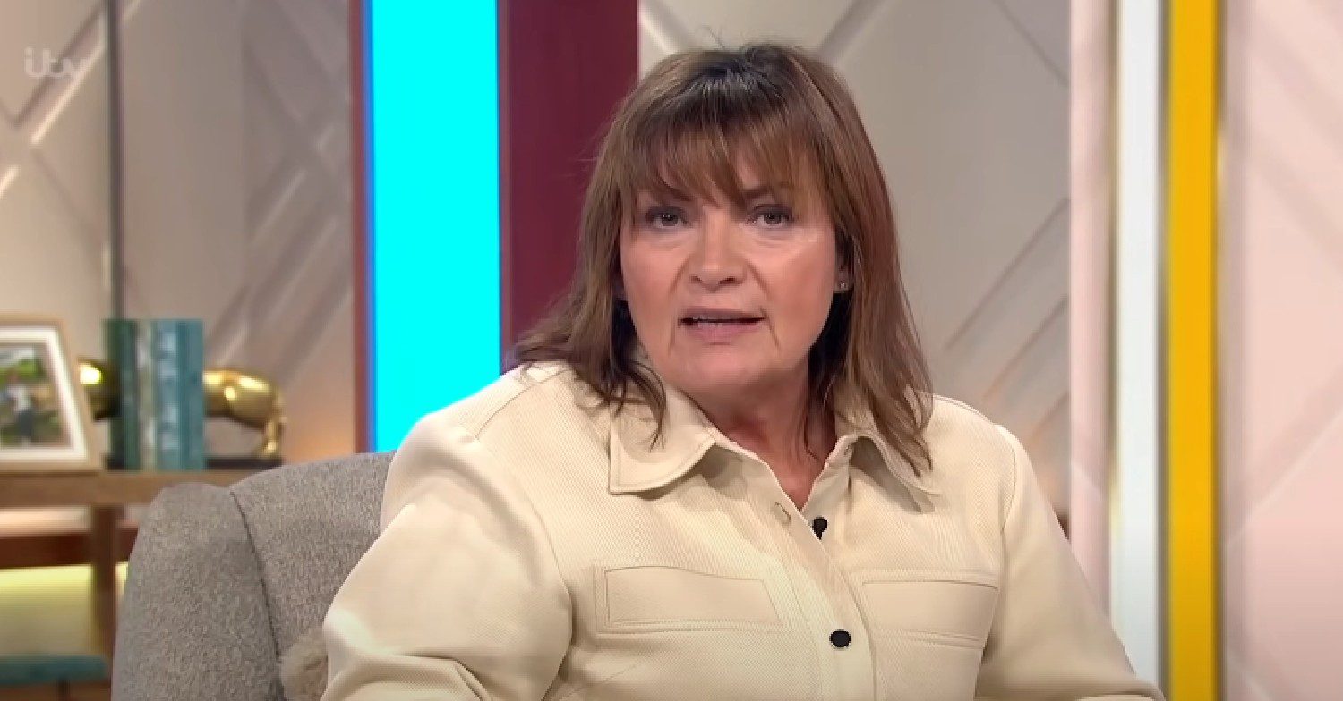 Lorraine Kelly speaking to viewers on her ITV show