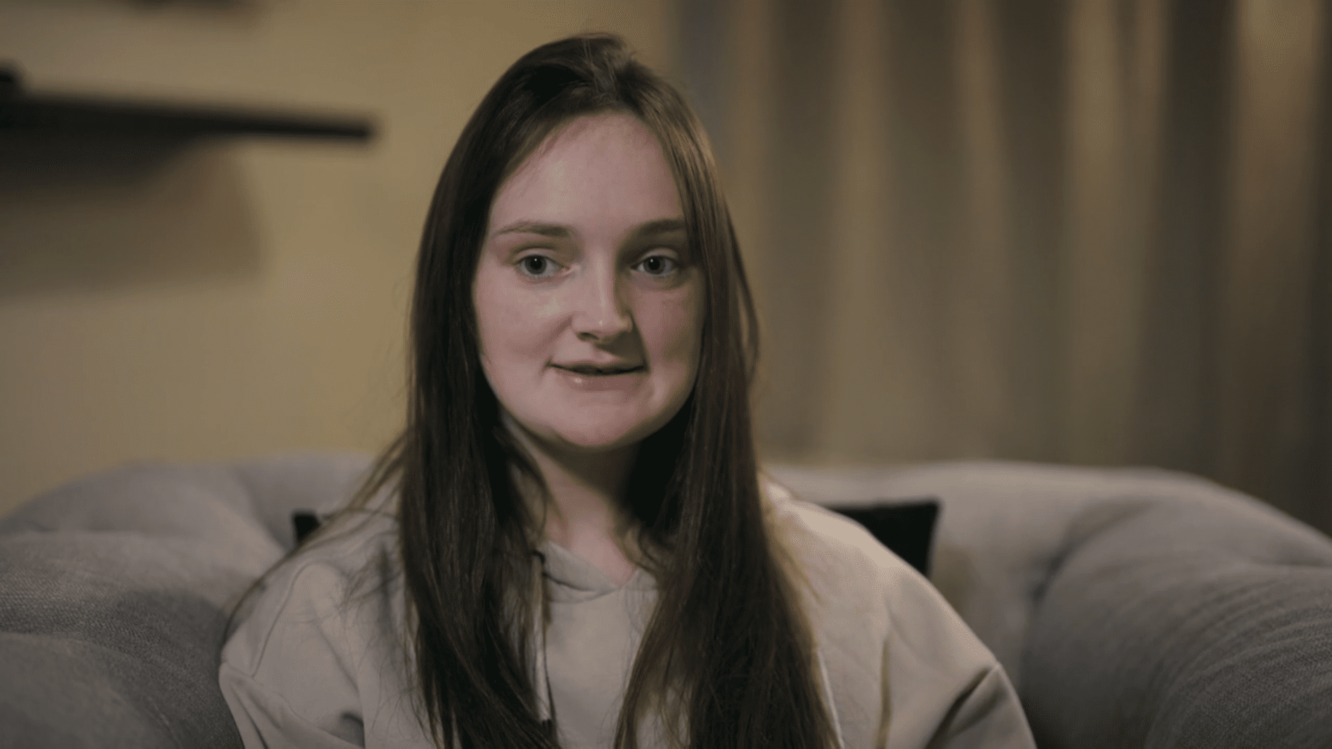 Millie Radford speaking to camera on 22 Kids and Counting