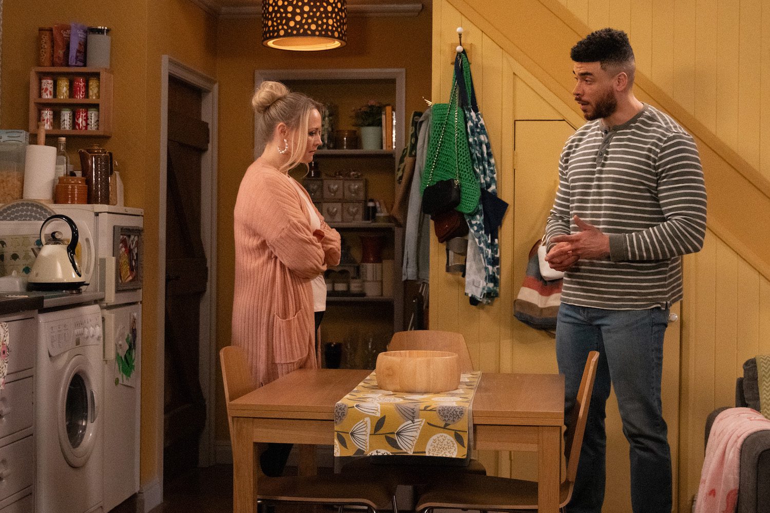 Nate and Tracy talk on Emmerdale