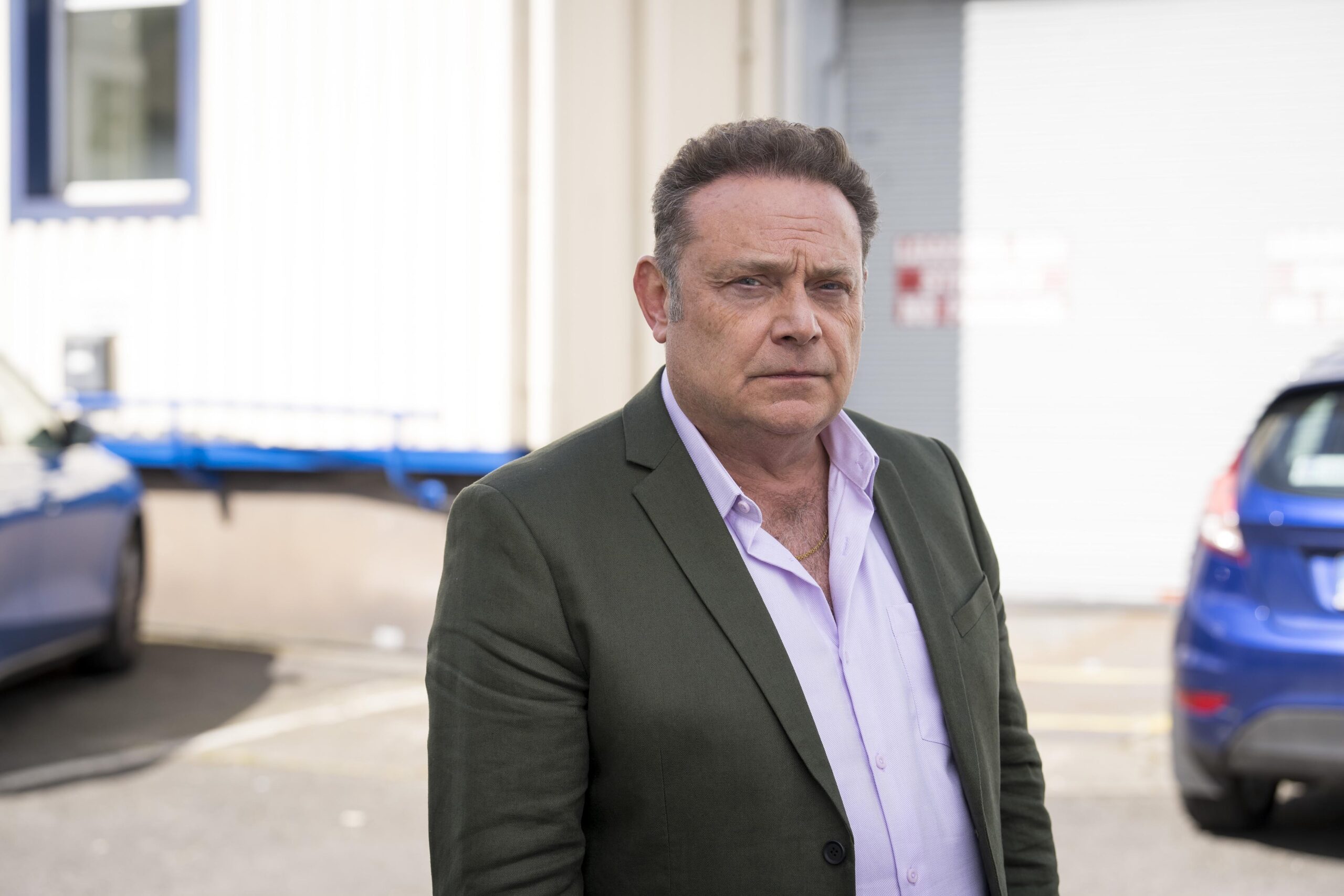 John Thomson as Geoff in the Too Good To Be True cast