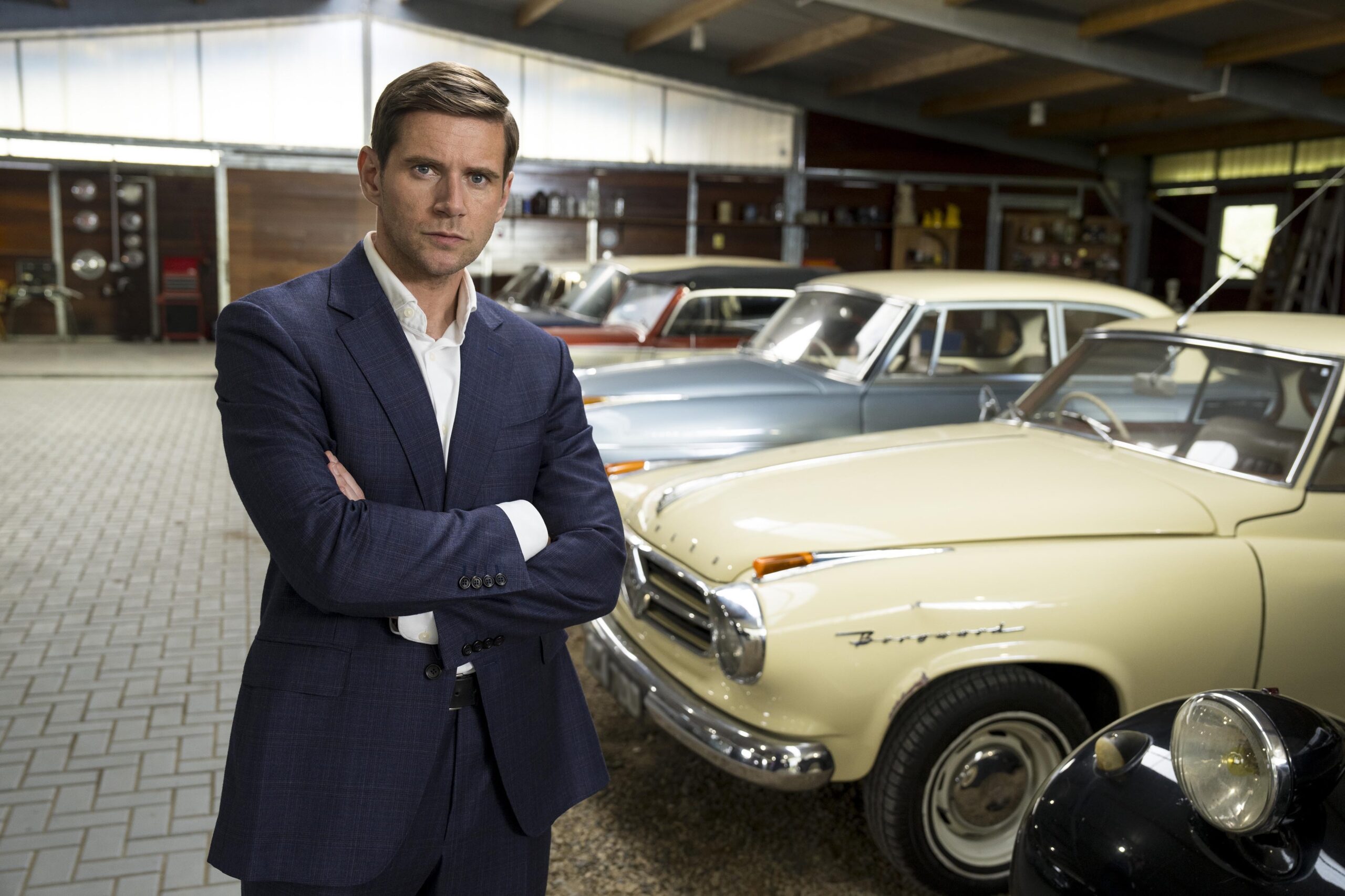 Allen Leech as Elliot Fielding in Too Good To Be True