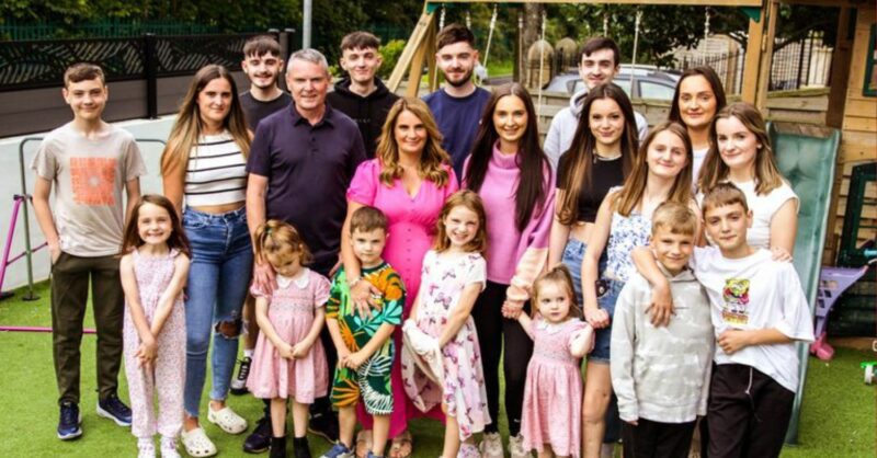 Sue and Noel Radford with their 22 kids