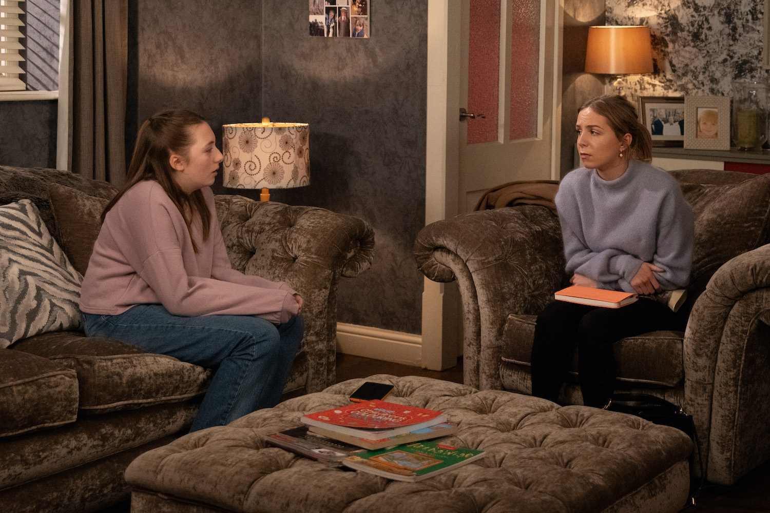 Belle talks to Angel on Emmerdale