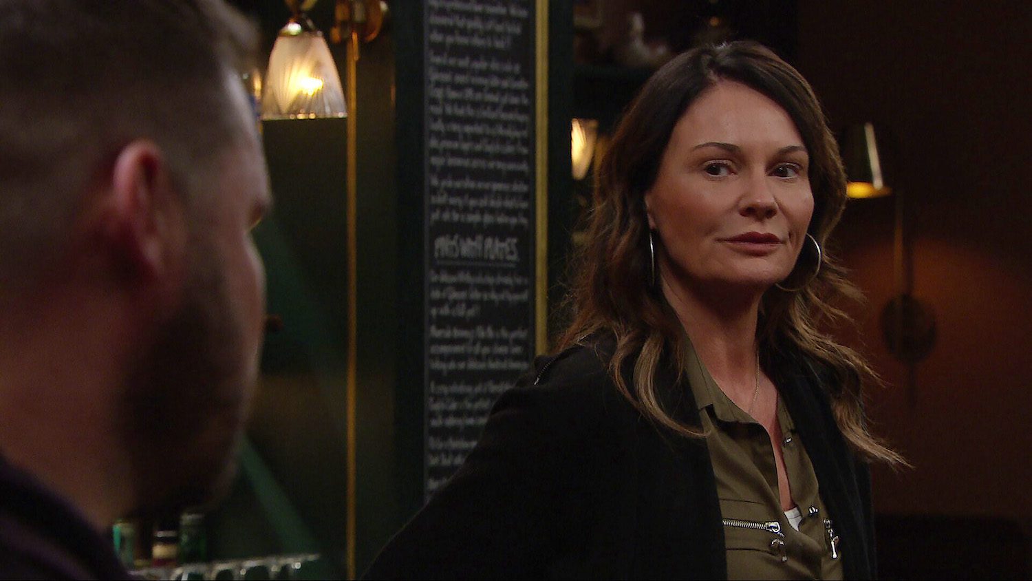 Emmerdale's Chas is speaking to Aaron in the pub