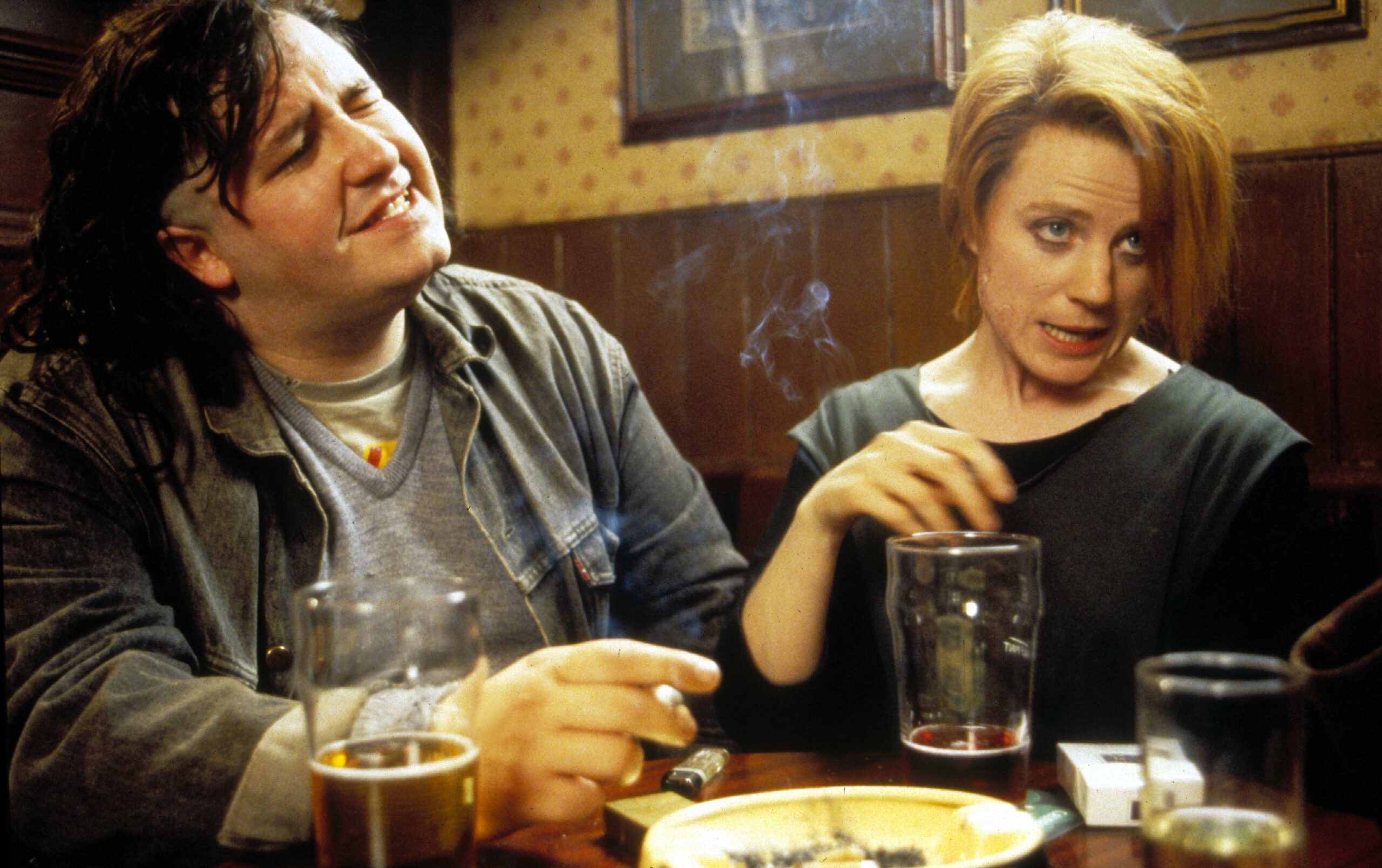 Mark Benton and Lynda Steadman in 1997 film Career Girls, drinking and smoking in a pub
