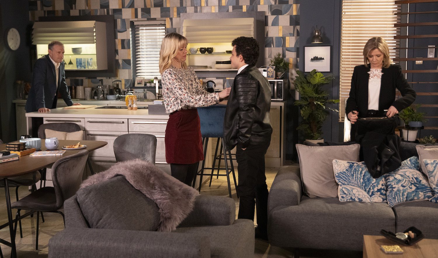 Nick, Toyah, Simon and Leanne prepare for Simon's hearing in Corrie