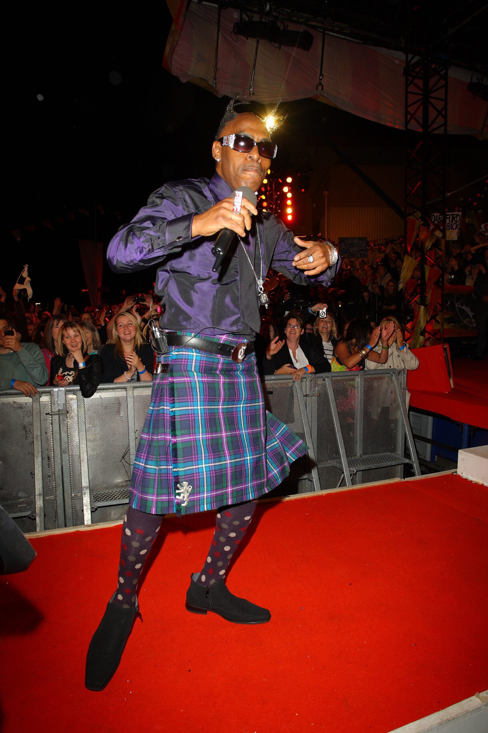 Coolio entering the Big Brother house