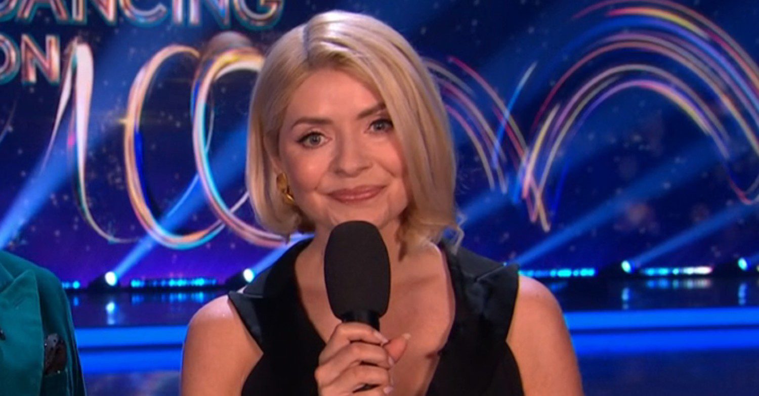 Holly Willoughby with nineties style bob on Dancing On Ice with microphone