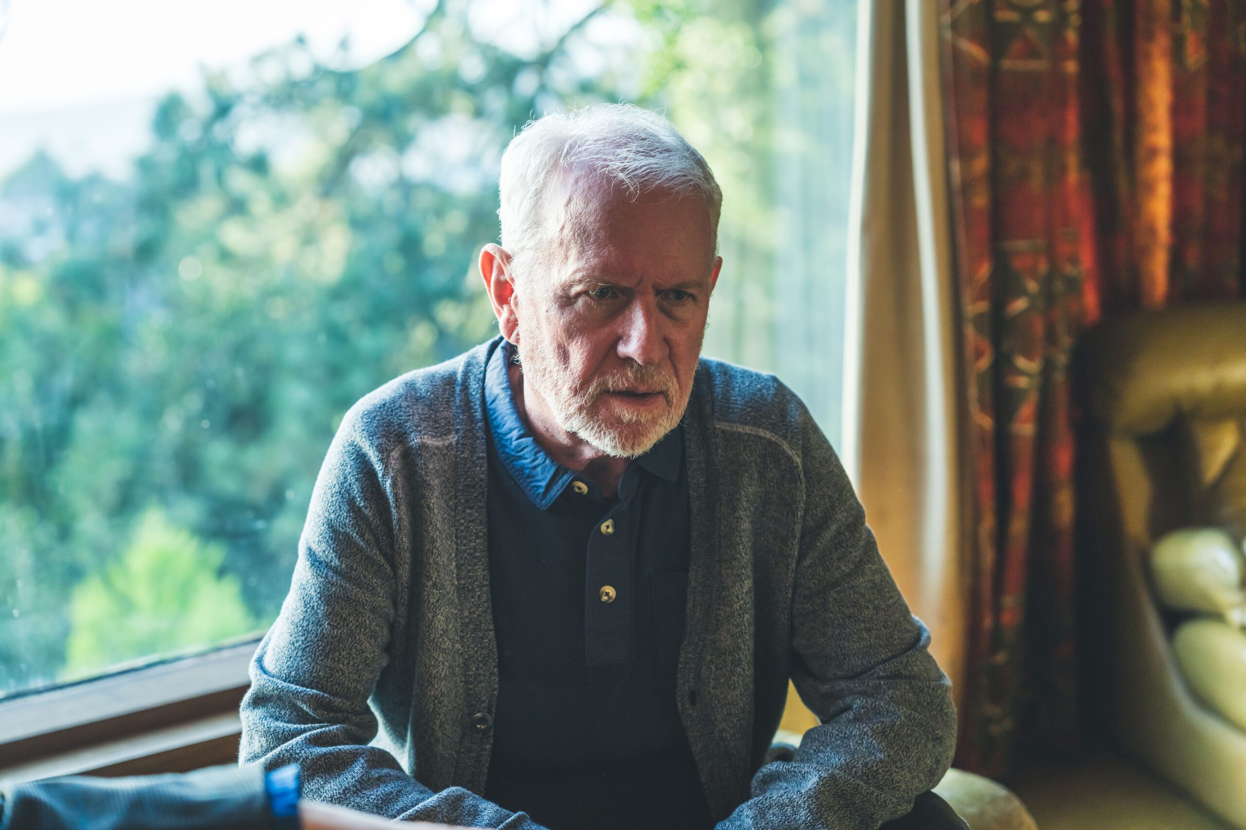 Derek Thompson as Robin Graham in Blue Lights 