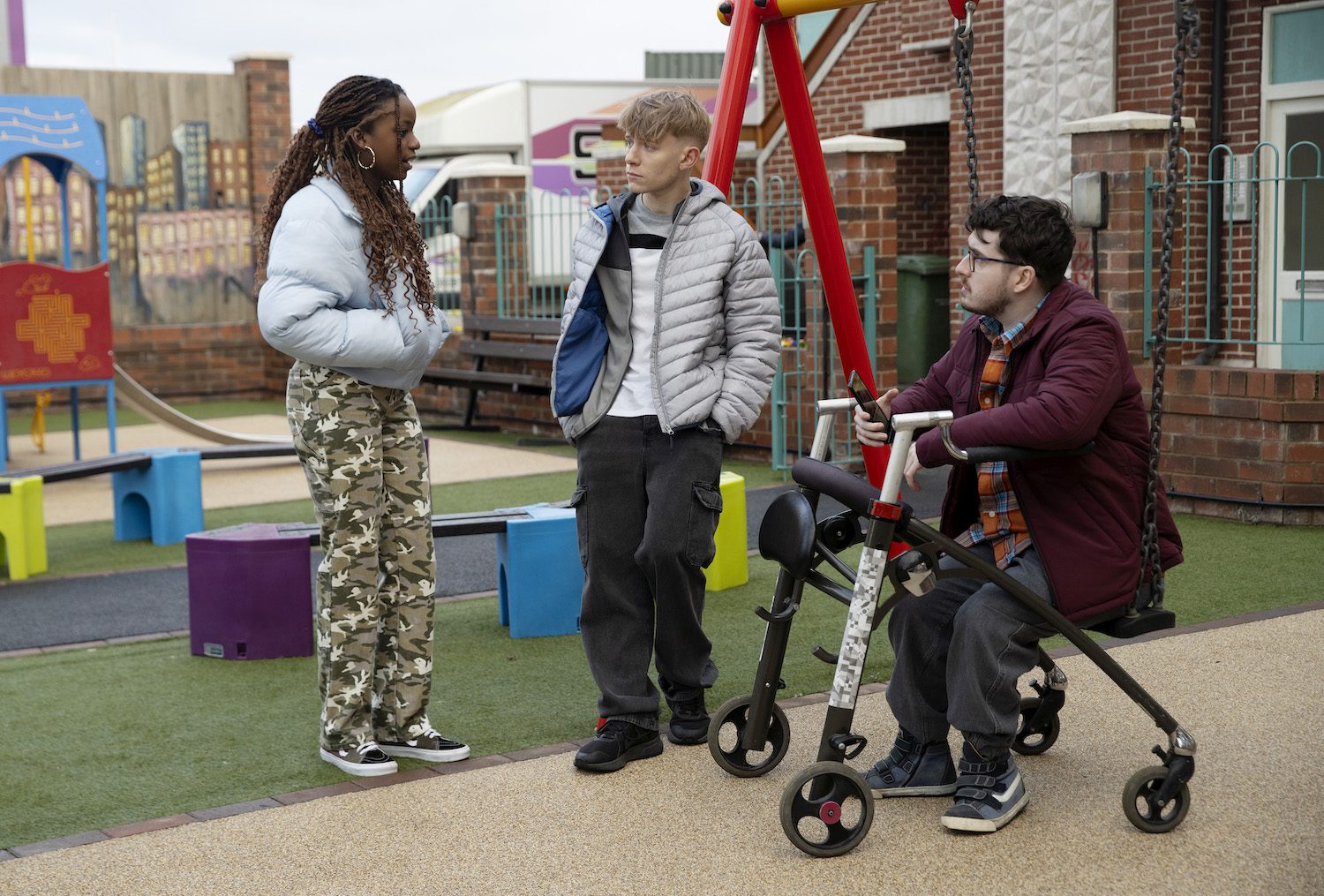 Corrie: Sabrina, Max and Bobby argue