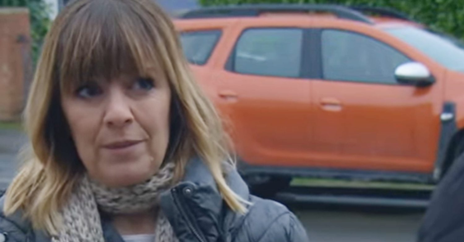 Emmerdale's Rhona is outside Gus' house