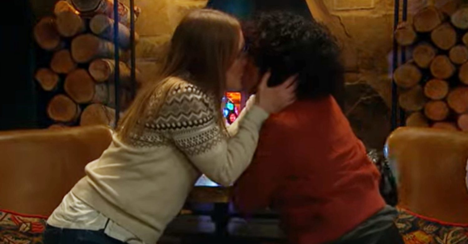 Emmerdale's Vanessa and Suzy are kissing in the Woolpack