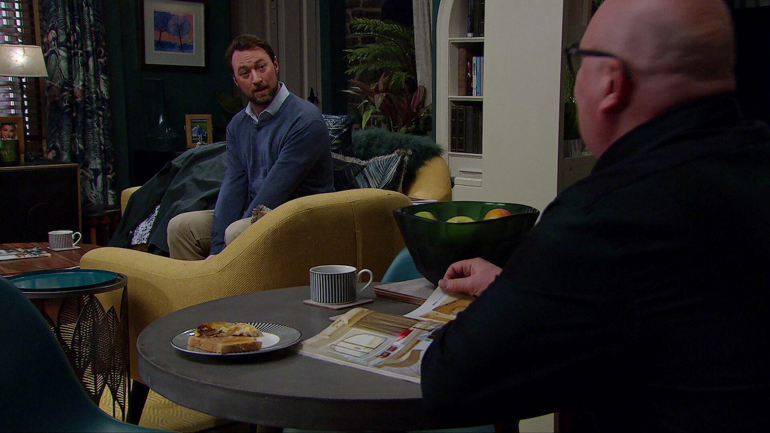 Liam gives Paddy a talking to in Emmerdale