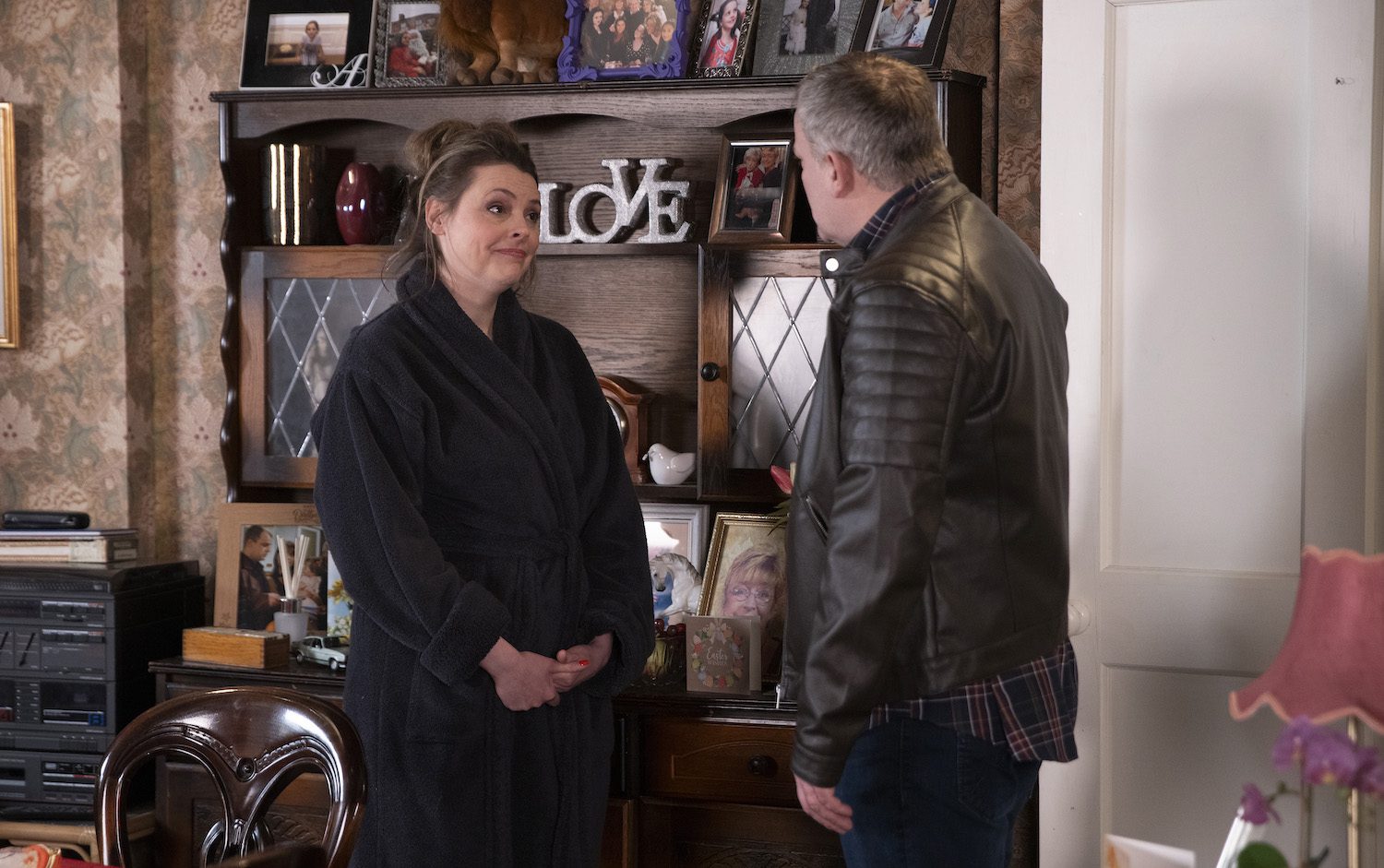 Tracy talks to Steve on Corrie