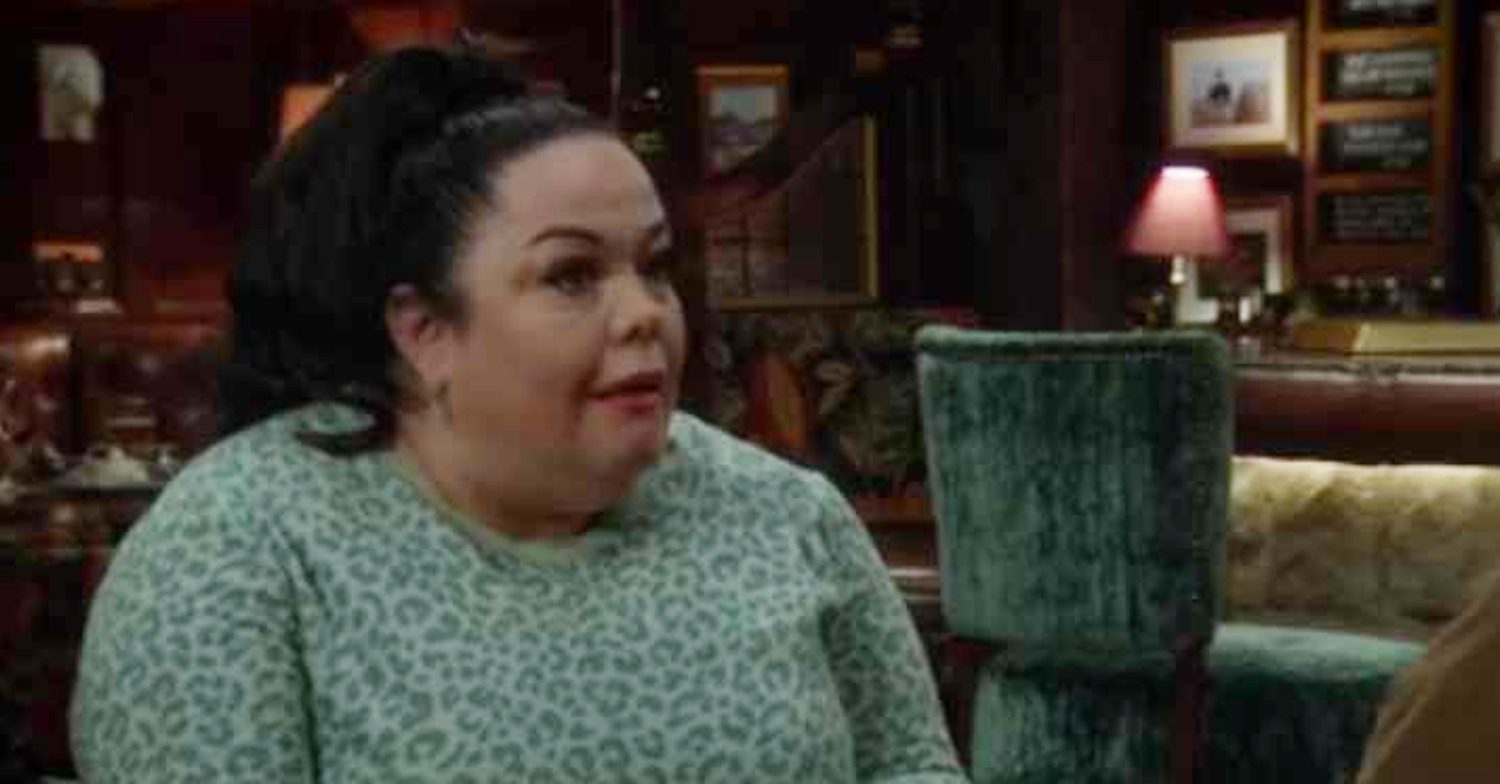 Emmerdale's Mandy is in the pub