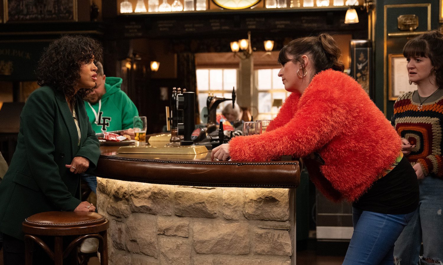 Suzy asks Kerry for the money in Emmerdale