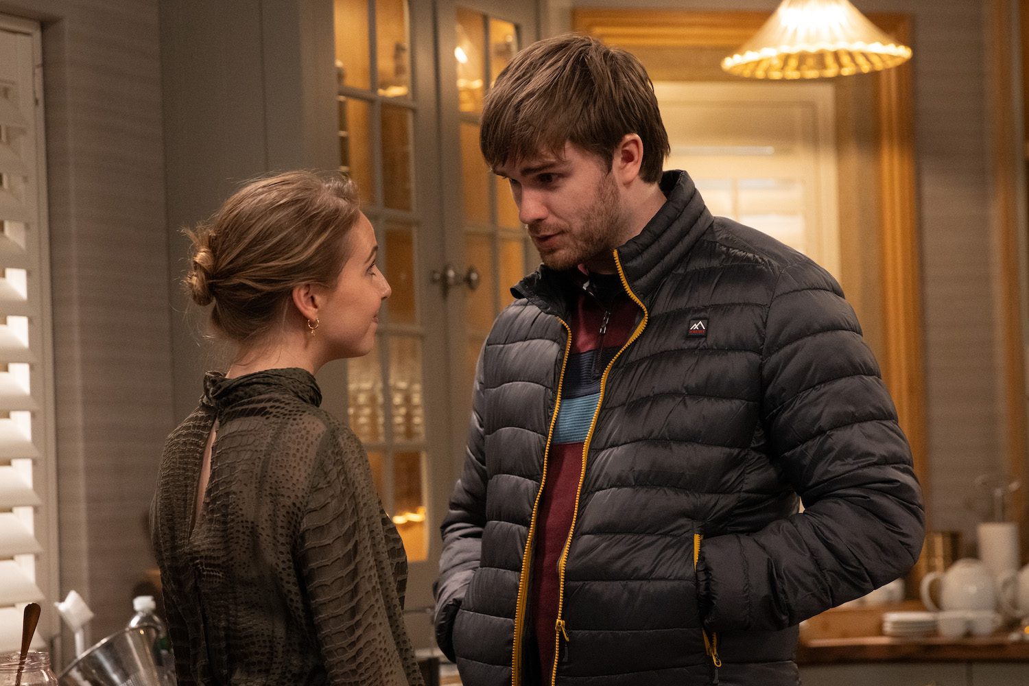 Tom talks to Belle on Emmerdale