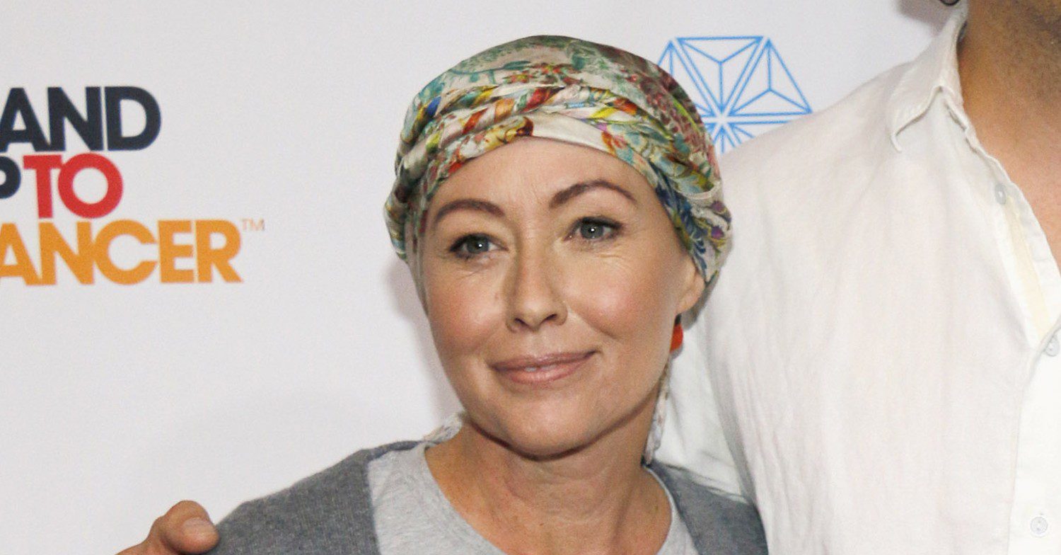 Shannen Doherty smiling