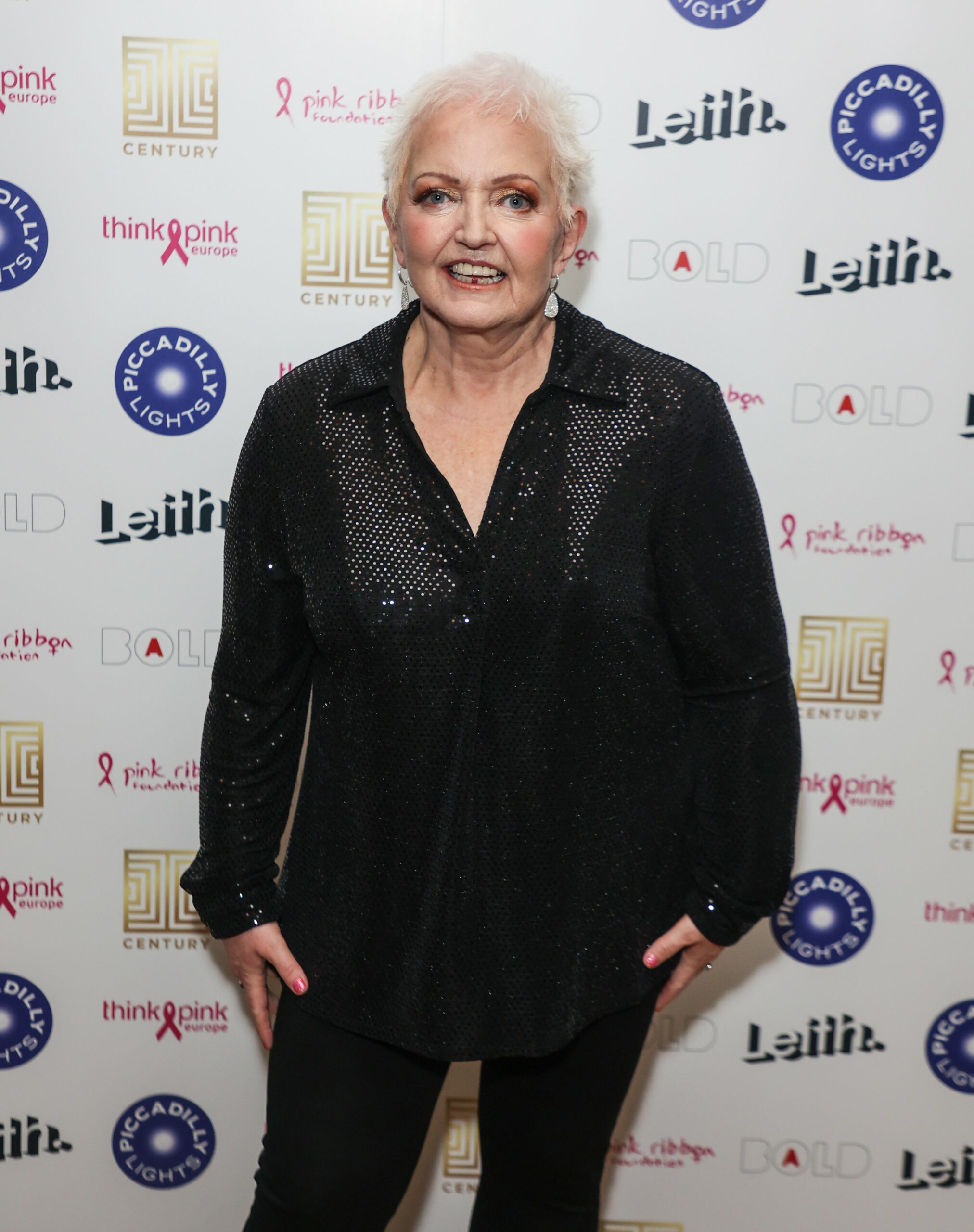 Linda Nolan smiling at event