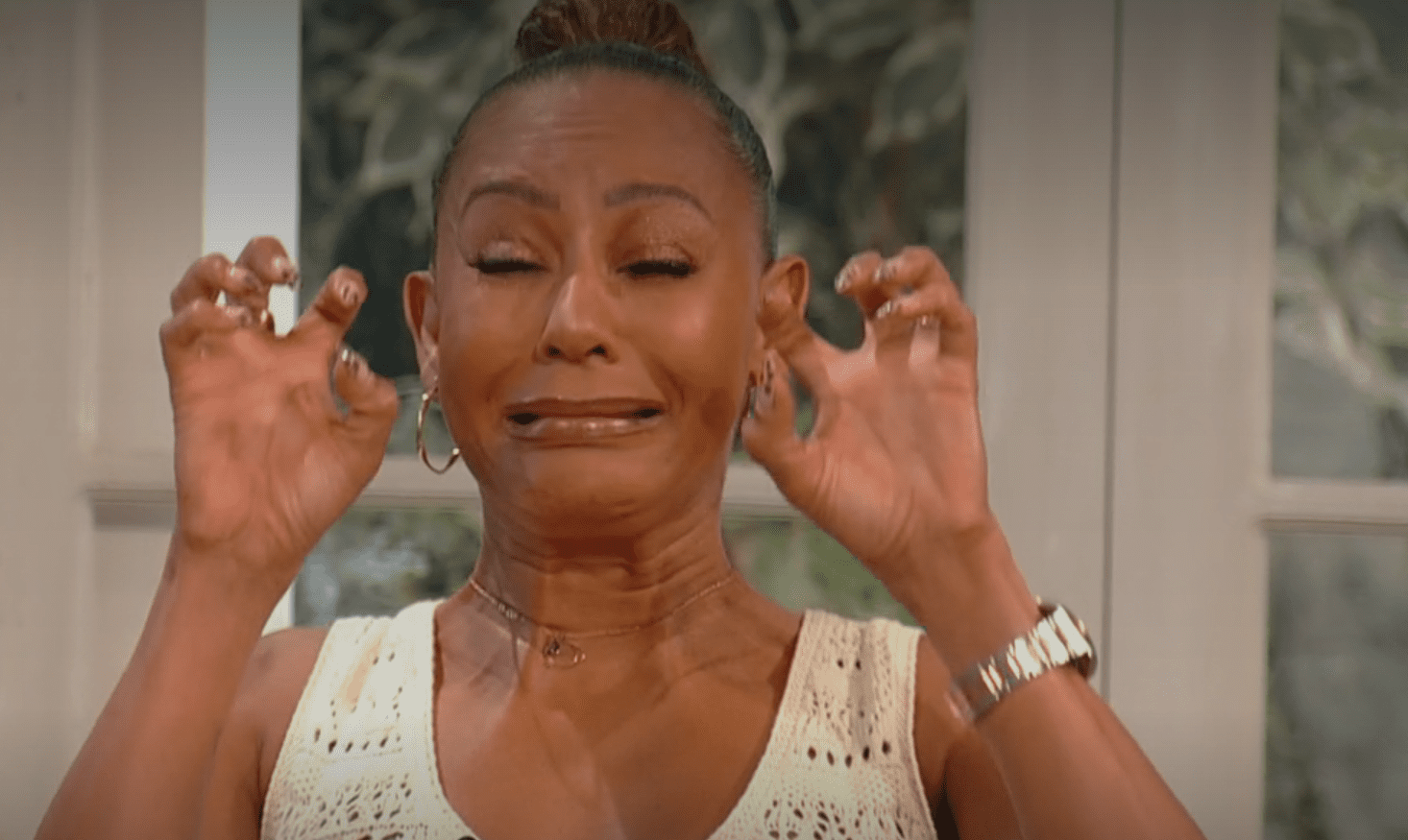 Mel B grimaces and claws her hands on Saturday Kitchen