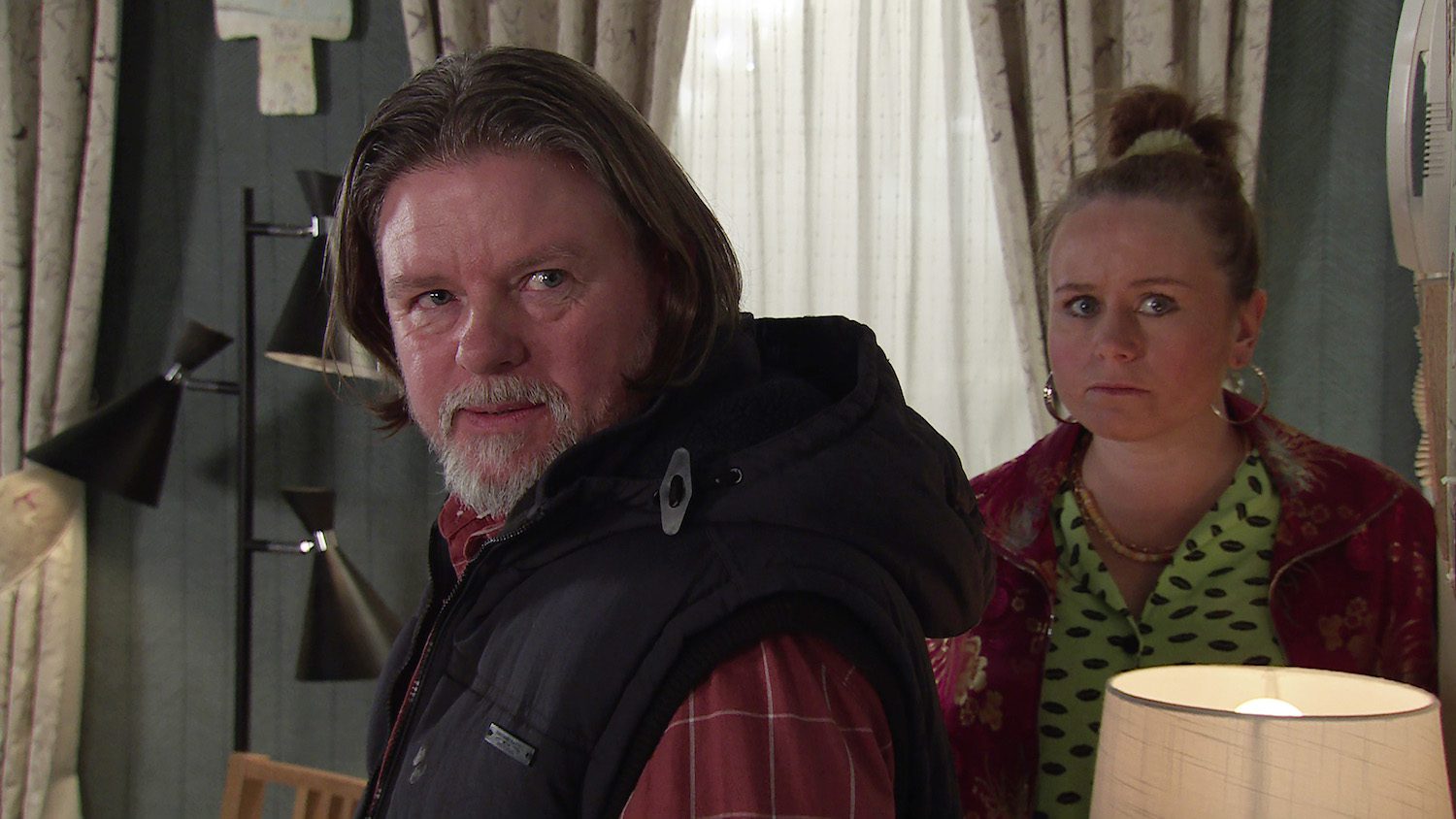 Gemma looks worried by her dad's arrival as he glares at Bernie in Corrie