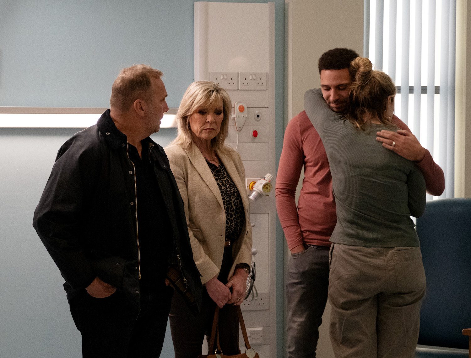 Emmerdale: Billy and Dawn are tearful in hospital