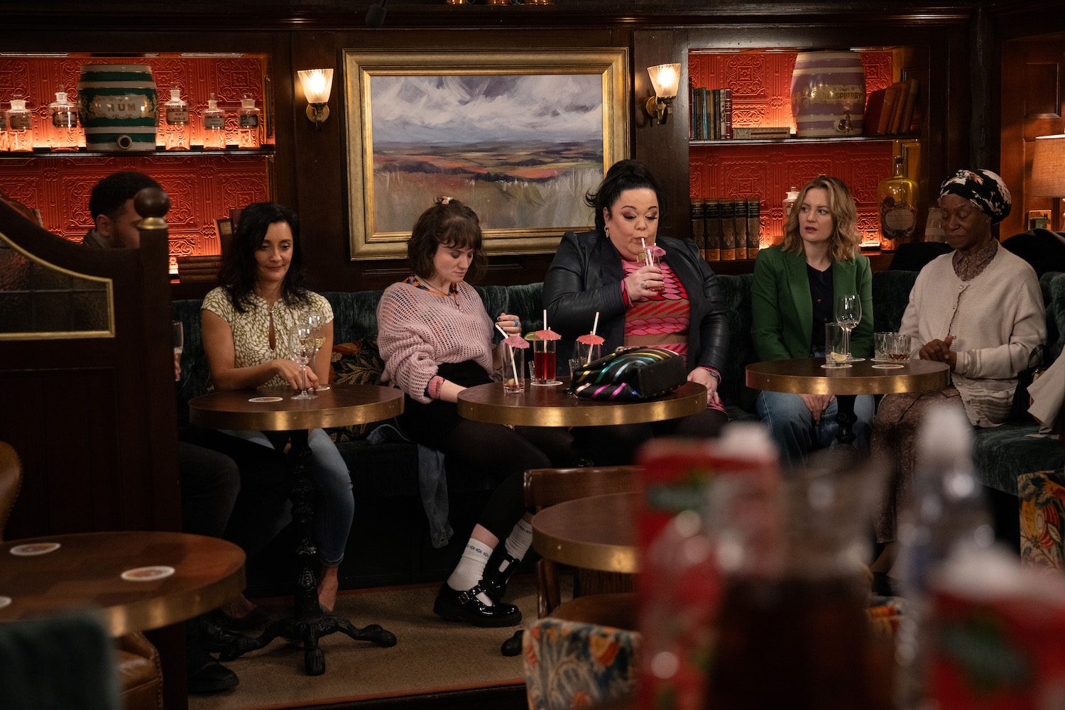 Emmerdale: Billy, Manpreet, Gail, Mandy, Ella and Claudette look awkward over drinks in the Woolpack