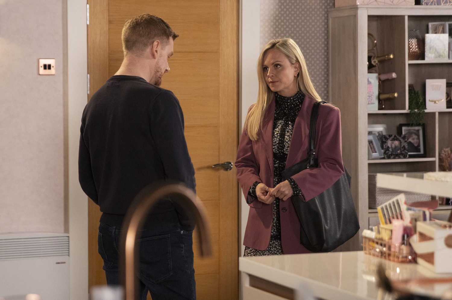 Gary and Sarah in Corrie have a serious talk