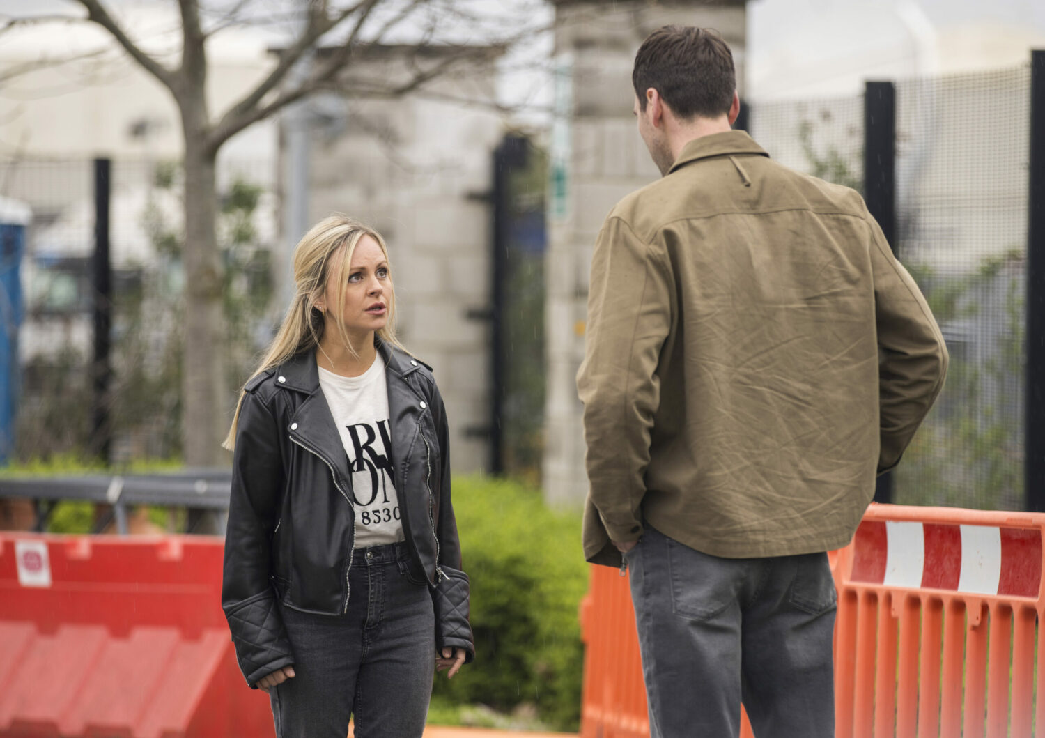 Sarah in Corrie looks stressed with Kit