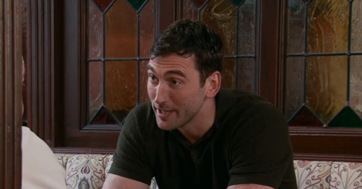 Kit talking to Craig on Corrie