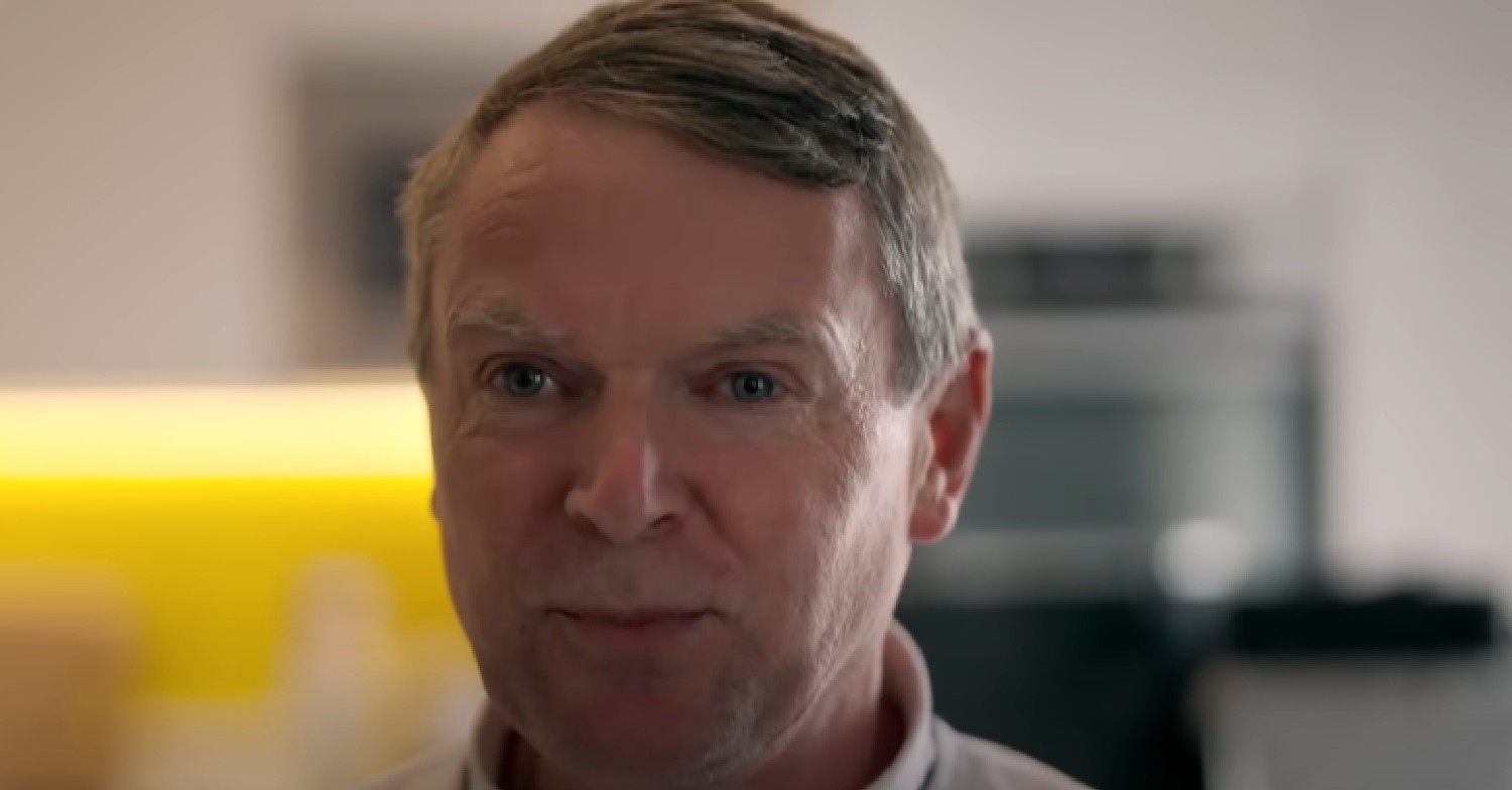 Noel Radford looking at camera on 22 Kids and Counting