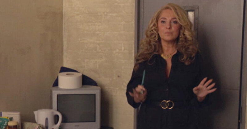 EastEnders' Chrissie is threatening Sharon with a toothbrush