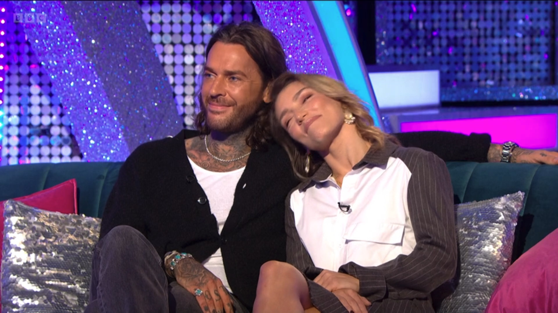 Pete Wicks and Jowita Pryzstal on It Takes Two cuddling