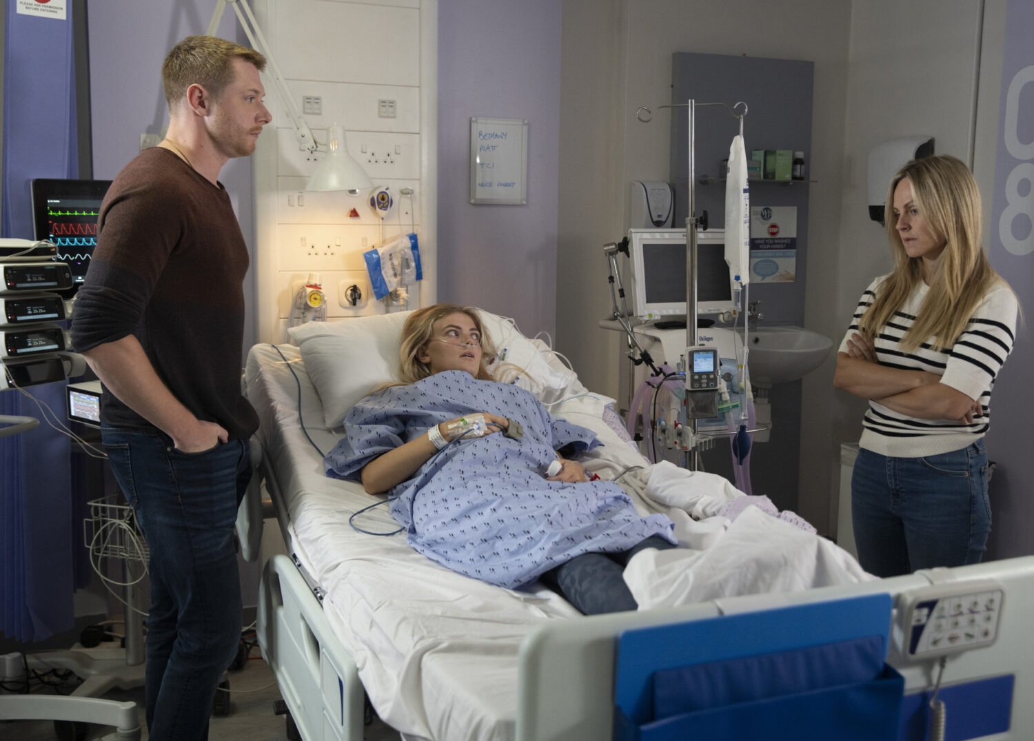 Bethany won't open up to Daniel in hospital in Coronation Street