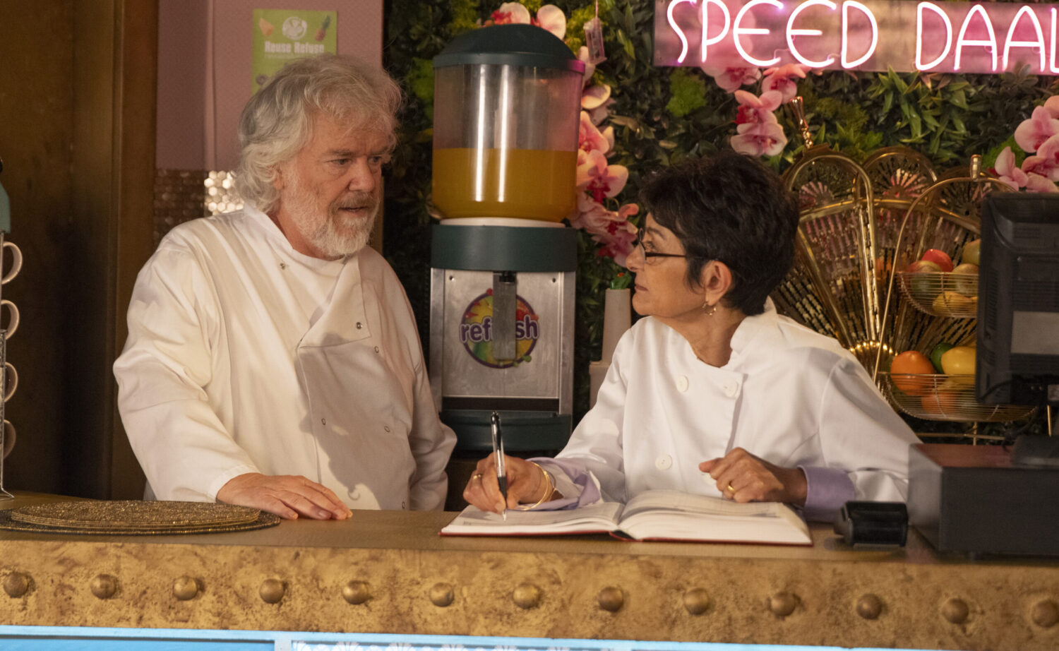 Stu is angry at Yasmeen in Coronation Street