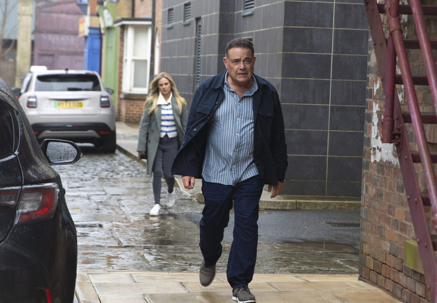 Sarah follows Jesse in Coronation Street