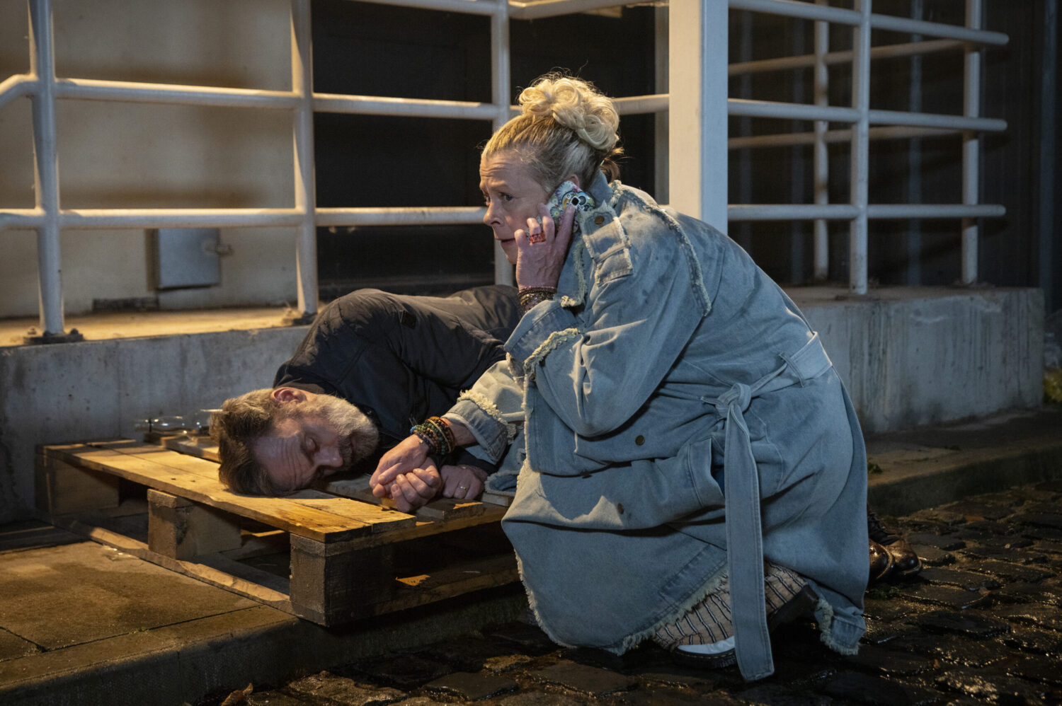 Billy passed out and Bernie calling an ambulance in Coronation Street