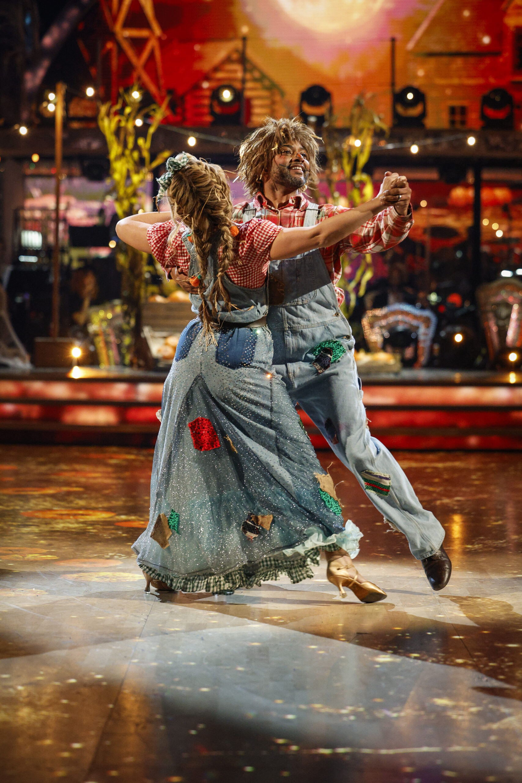 JB Gill and Amy Dowden dancing on Strictly