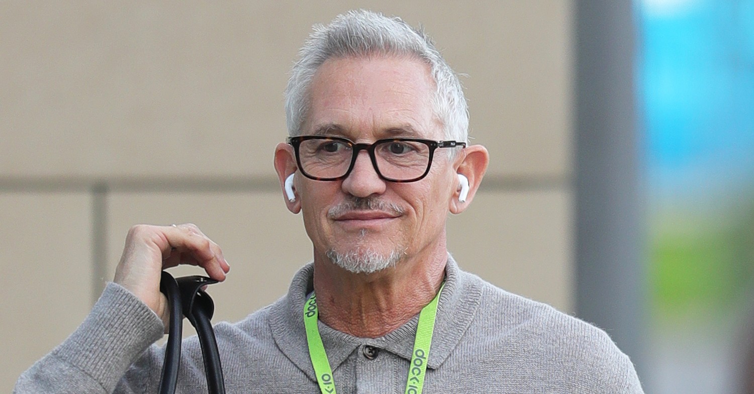 Gary Lineker looking in front