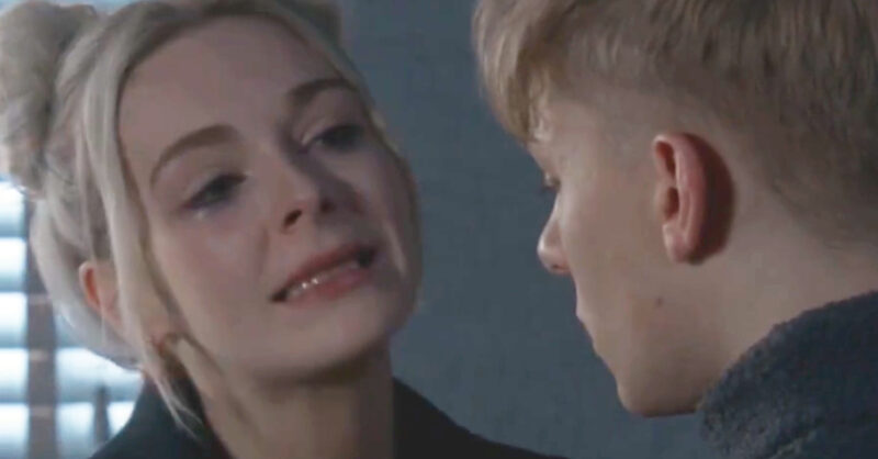 Coronation Street's Lauren is talking to Max whilst scared