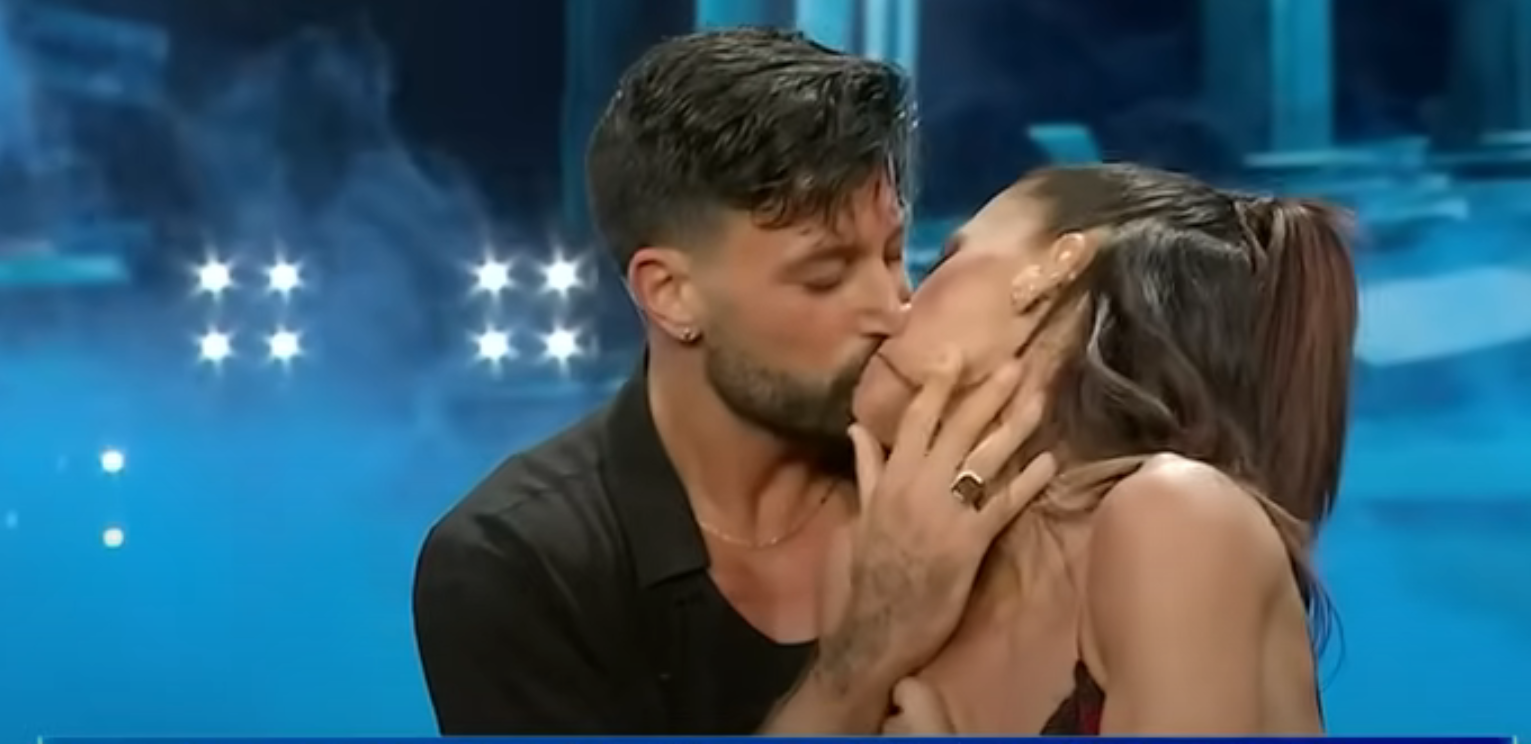 Giovanni Pernice and Bianca Guaccero kiss on dance show